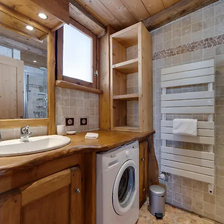 Cosy Avec Balcon, Wi-fi Et Parking A La Rosiere - Fr-1-690-31 Apartamento *
